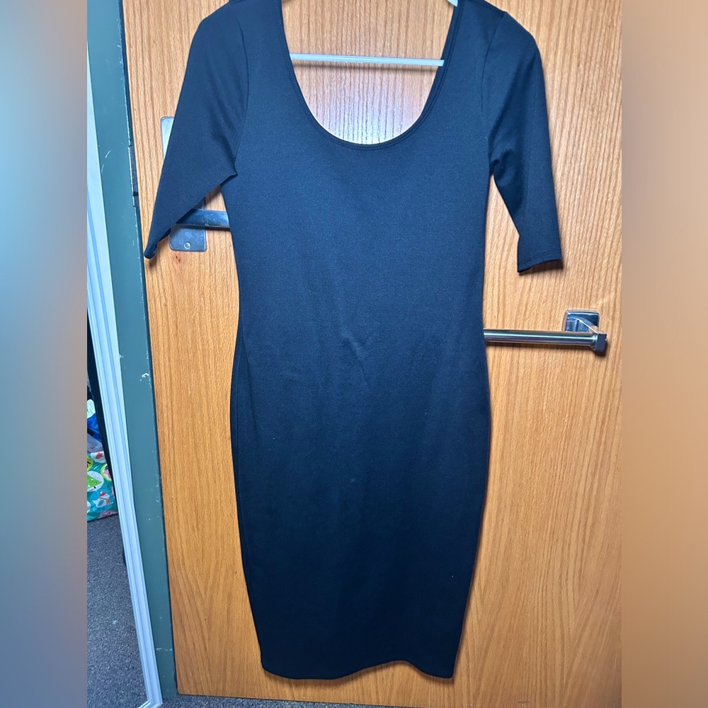 BLACK MEDIUM SLEEVE DRESS 👚